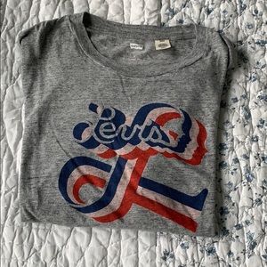 Levi’s T-shirt